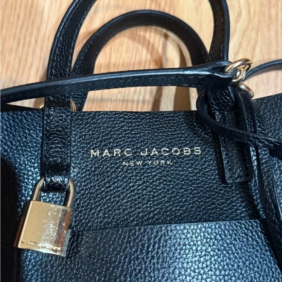 Marc Jacobs Black Leather Women's Bag - Picture 7 of 12